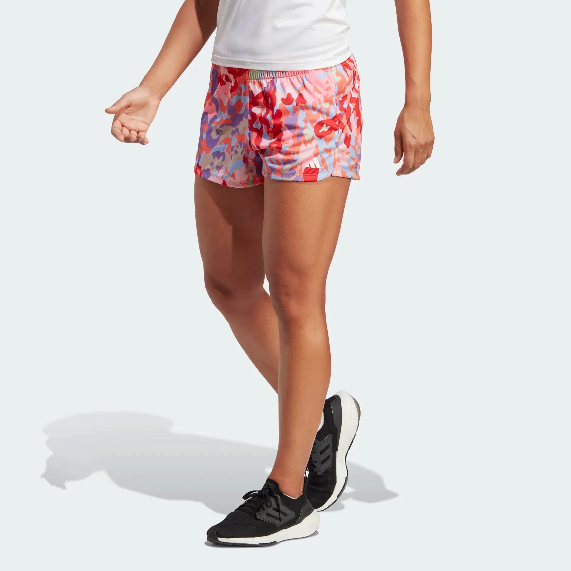 ADIDAS TRAIN ESSENTIALS MINIMAL BRANDING FLORAL PRINT SHORTS HR7885